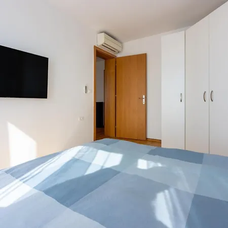 Mateo Apartment